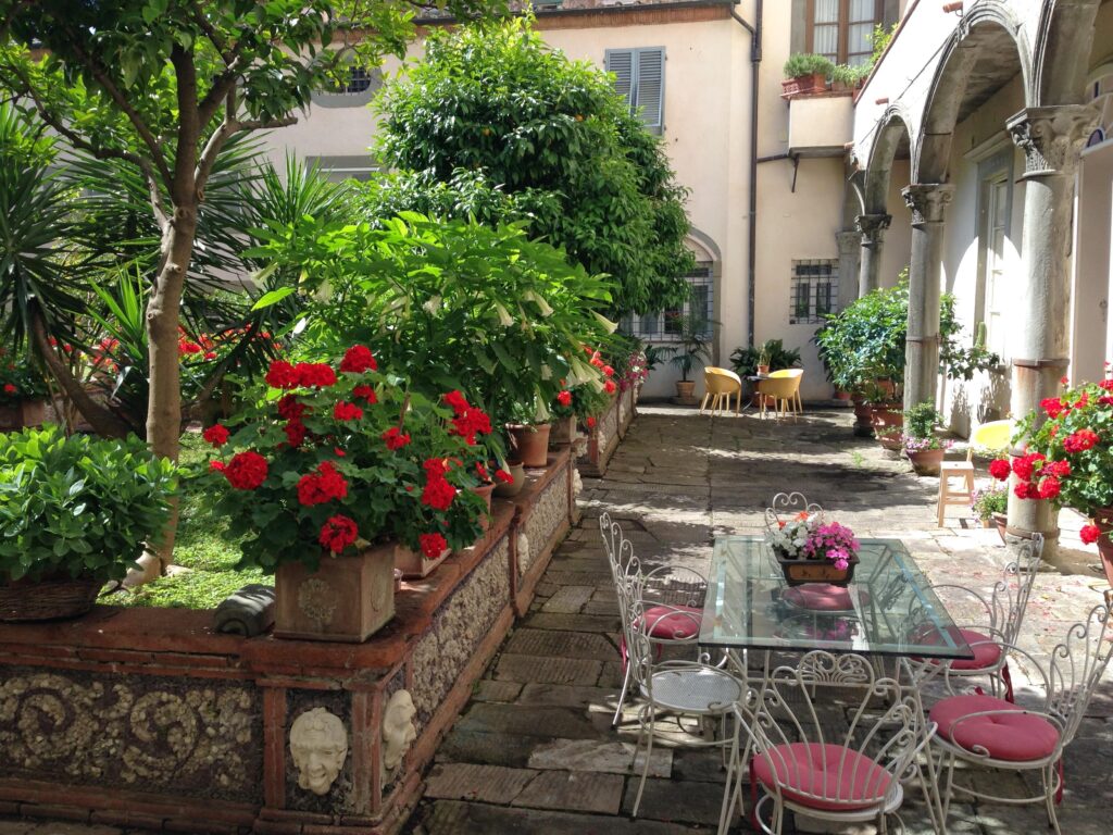 A secret garden in Lucca
